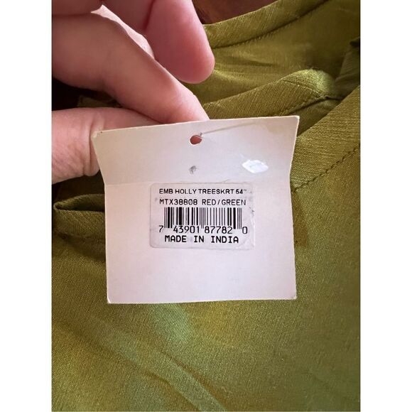 New Regency International Christmas Tree skirt and Table Runner Bright Green wit - Picture 3 of 8